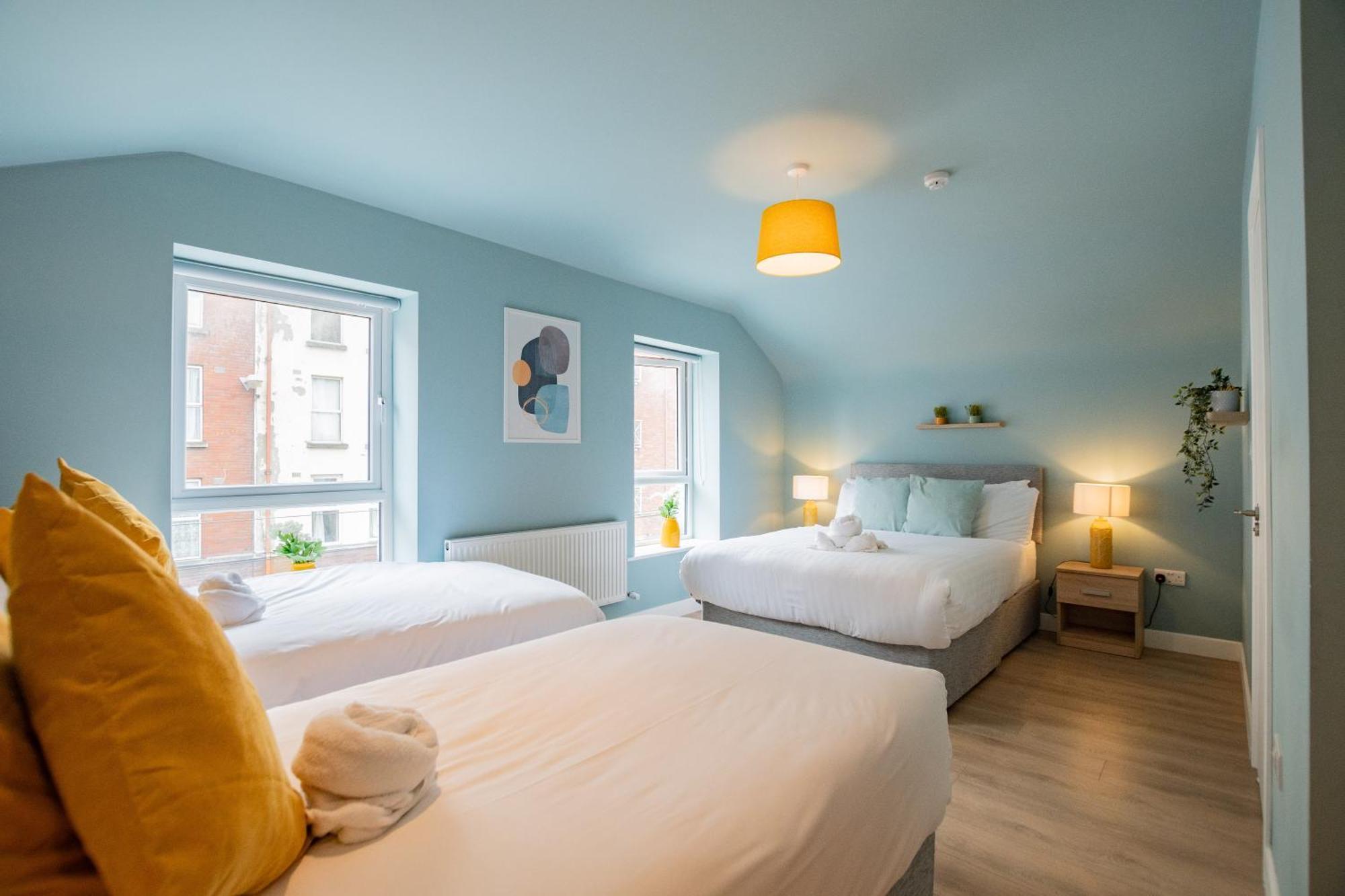 The Large Group House -Sleeps 21 Villa Dublin Bagian luar foto