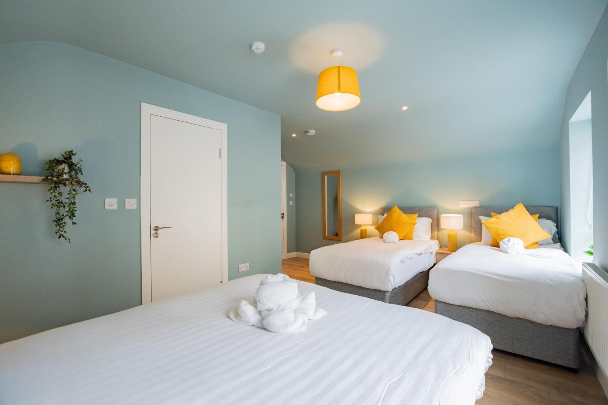 The Large Group House -Sleeps 21 Villa Dublin Bagian luar foto