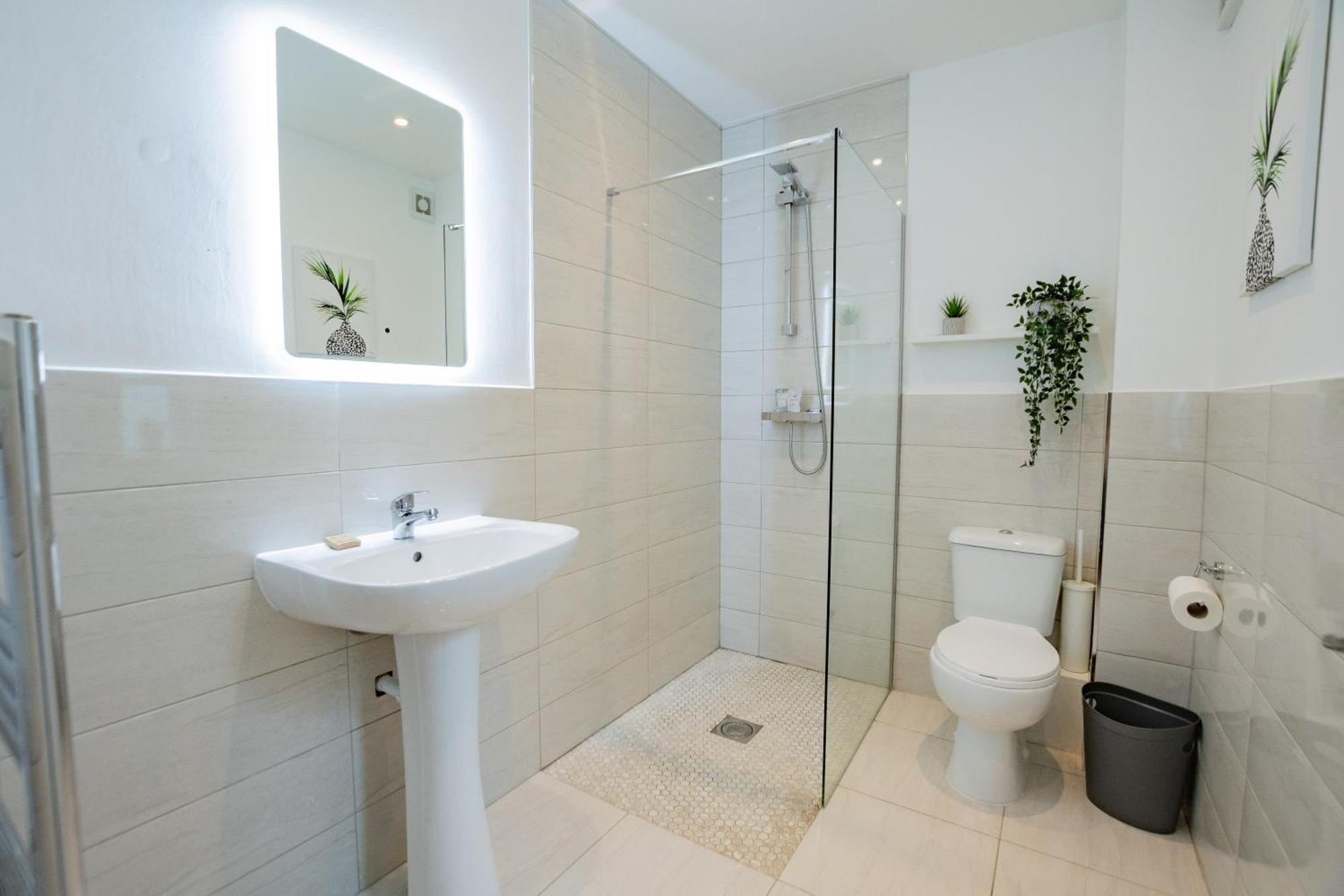 The Large Group House -Sleeps 21 Villa Dublin Bagian luar foto