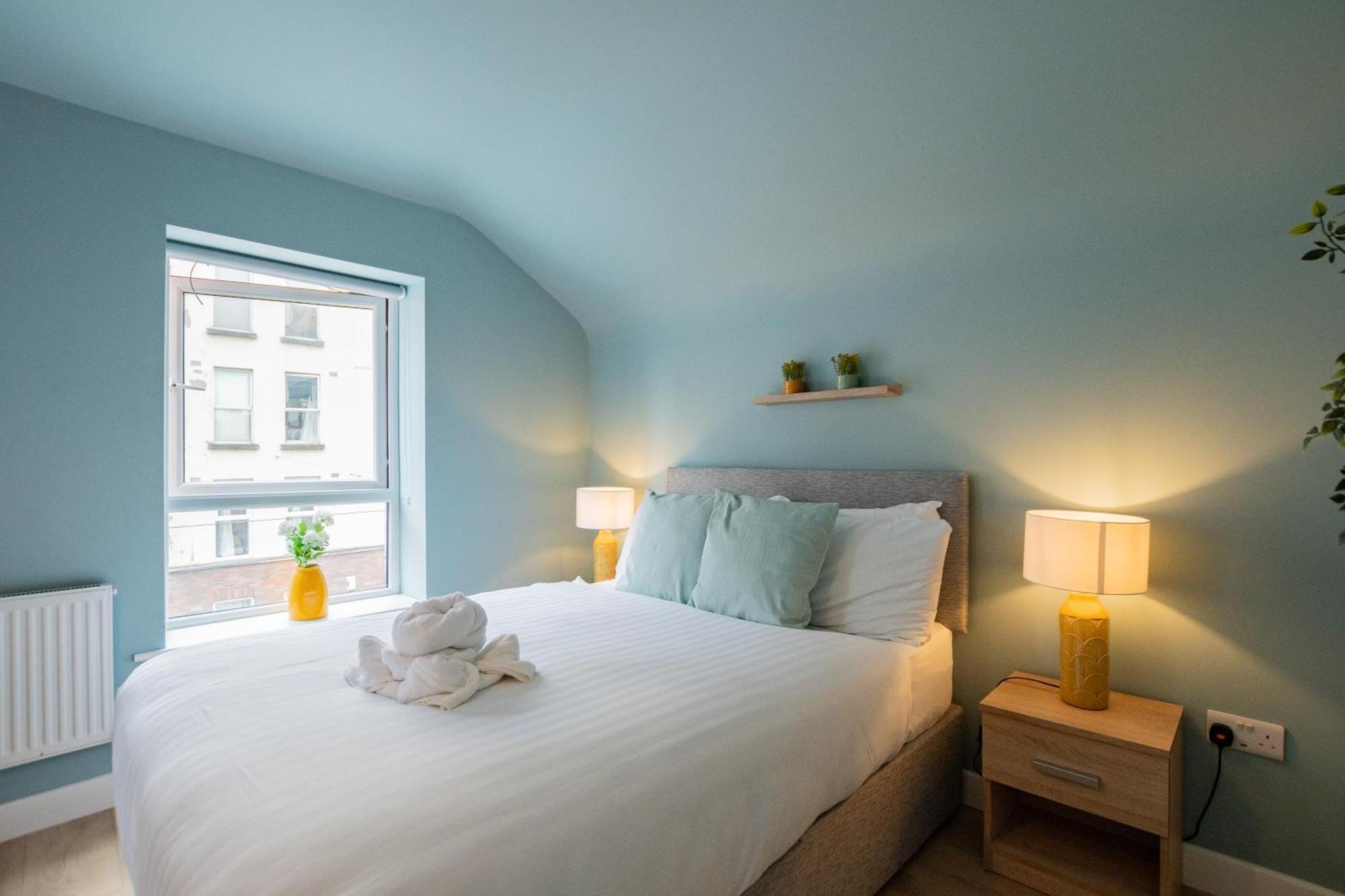 The Large Group House -Sleeps 21 Villa Dublin Bagian luar foto