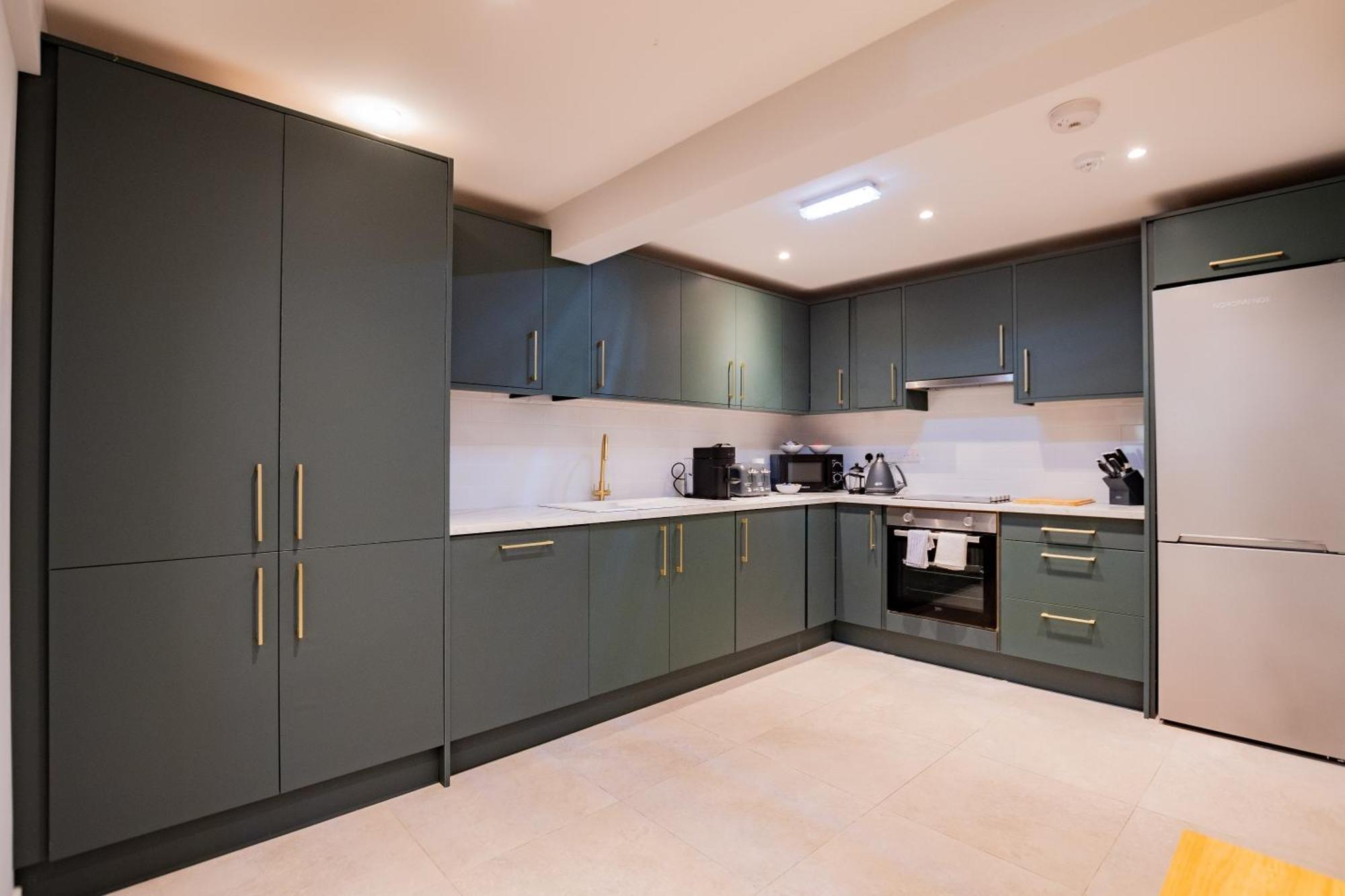 The Large Group House -Sleeps 21 Villa Dublin Bagian luar foto