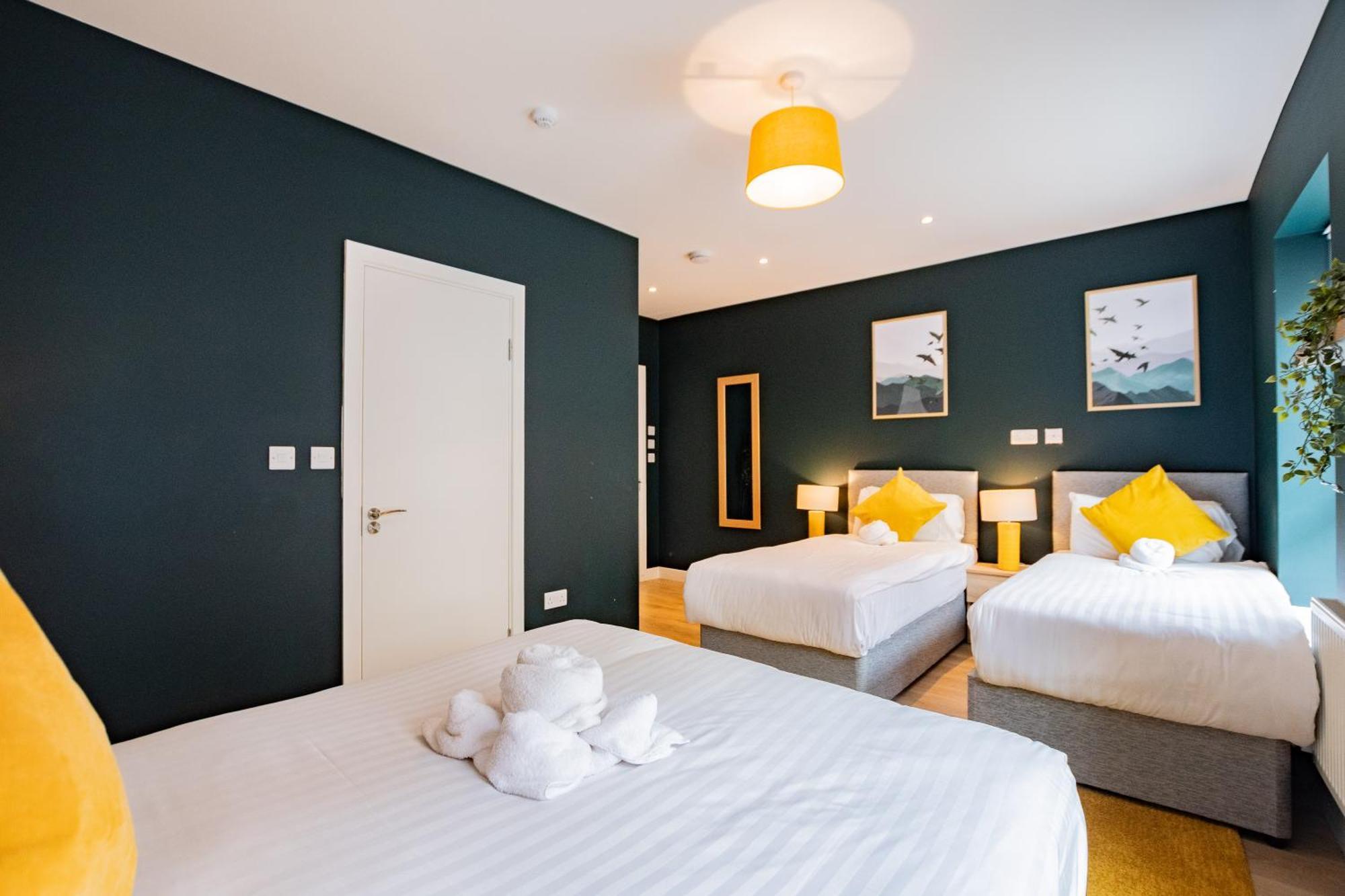 The Large Group House -Sleeps 21 Villa Dublin Bagian luar foto
